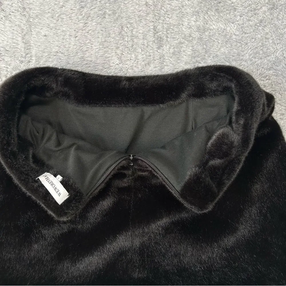 WEWOREWHAT Faux Fur Mini Skirt Black Zip Lined plush Soft Romantic Sexy Sz 6